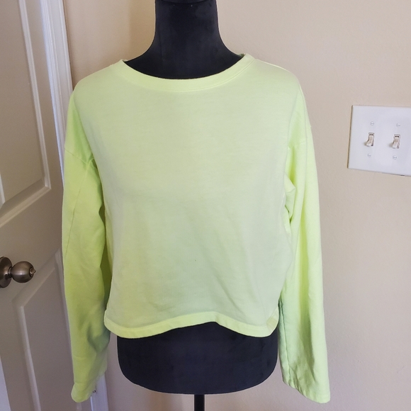 Express Tops - Clearance ce last day Express Cropped Lounge Top 